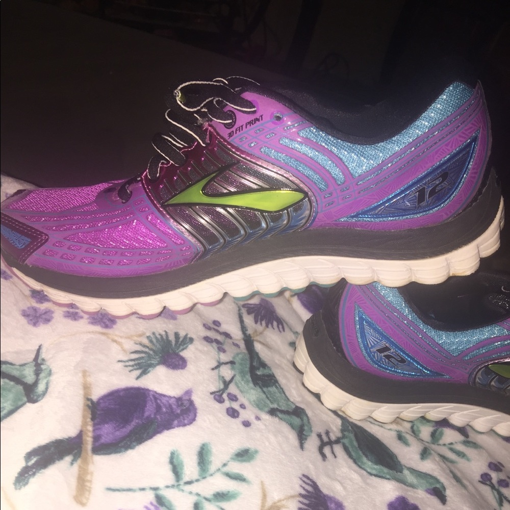 Brooks women’s Glycerin 12 running shoes size 9